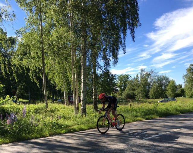Pontus rides through the verdant green countryside around Mariestad on his road-bike. Join him for a training session through Meet the Locals